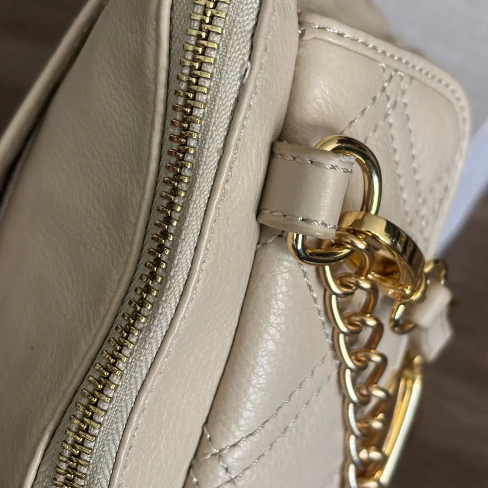Audrey Brooke Cream Quilted Crossbody Bag - Picture 9 of 16